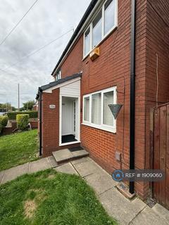 2 bedroom semi-detached house to rent, Kenyon Lane, Manchester, M24