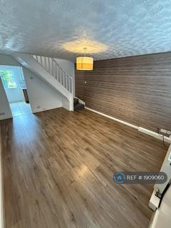 2 bedroom semi-detached house to rent, Kenyon Lane, Manchester, M24