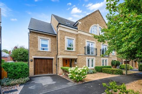 Glanville Way, Epsom