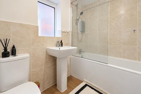 3 bedroom semi-detached house for sale, Maguire Close, Grove