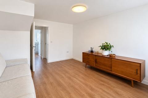 3 bedroom semi-detached house for sale, Maguire Close, Grove