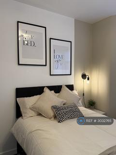 1 bedroom in a house share to rent, Grosvenor Street, Prestwich, Manchester, M25