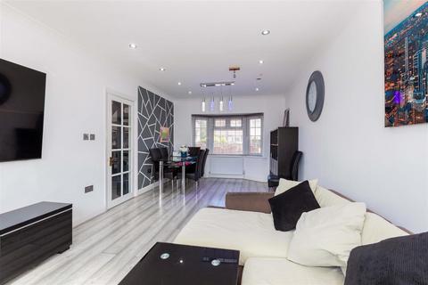 3 bedroom semi-detached house for sale, St. Georges Crescent, Cippenham