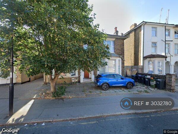 House in Croydon - More
