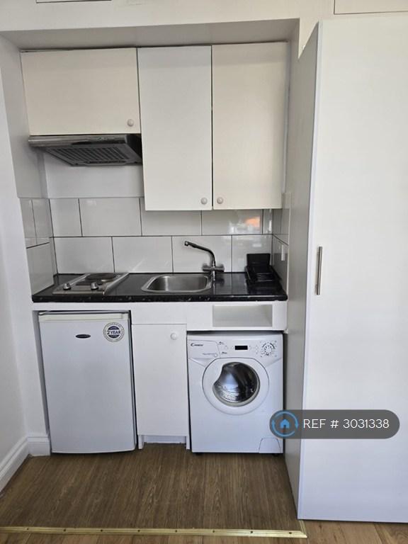 Apartment in London - View 3