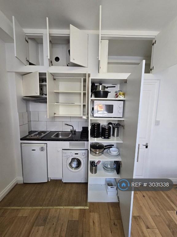 Apartment in London - View 4