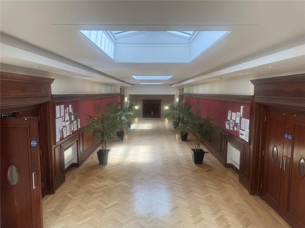 Apartment in East Putney - View 5