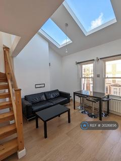 2 bedroom flat to rent, Harwood Road, London, SW6