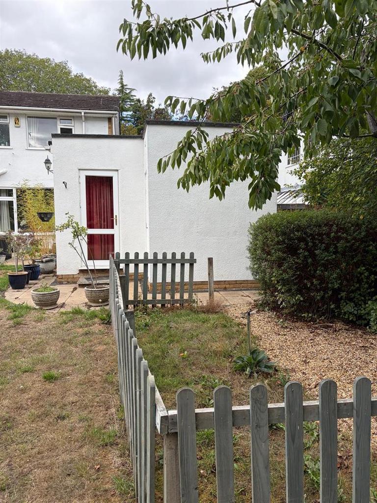 Apartment in Northampton - View 4