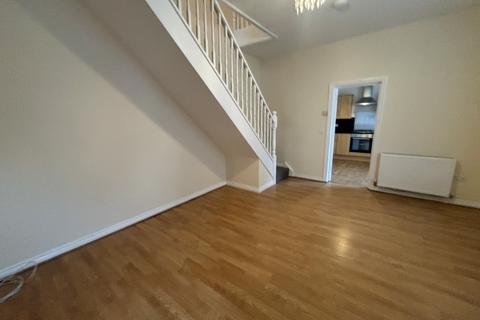3 bedroom detached house to rent, Morris Street, Morriston, Swansea, SA6 8DB