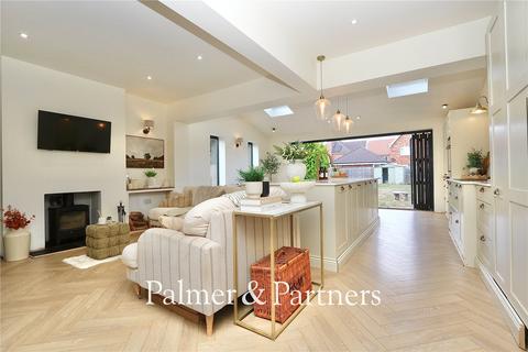 4 bedroom detached house for sale, Foxhall Road, Ipswich, Suffolk, IP4