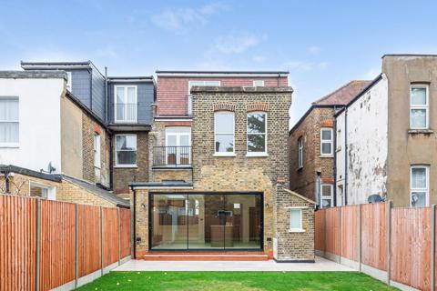 5 bedroom semi-detached house for sale, London W3