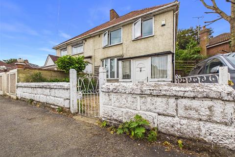 3 bedroom semi-detached house to rent, Kingsway, Middlesex UB3