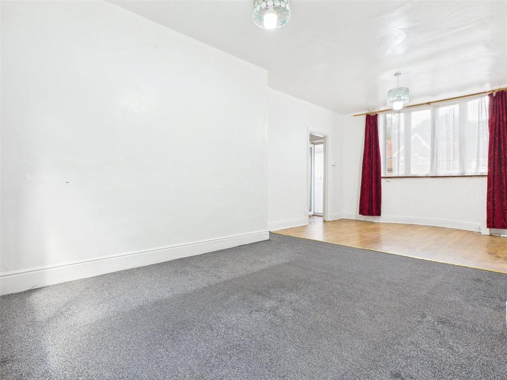 House in Middlesex - View 3