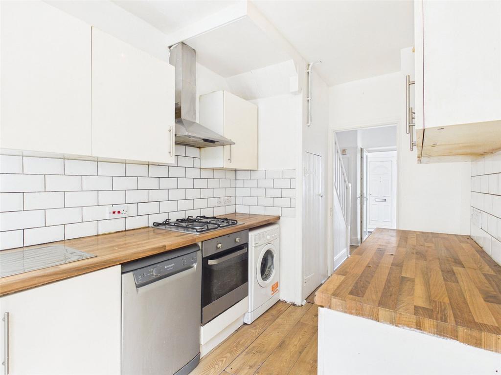 House in Middlesex - View 5
