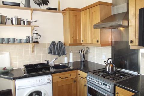 2 bedroom apartment to rent, Brookdale Terrace, Dawlish, EX7
