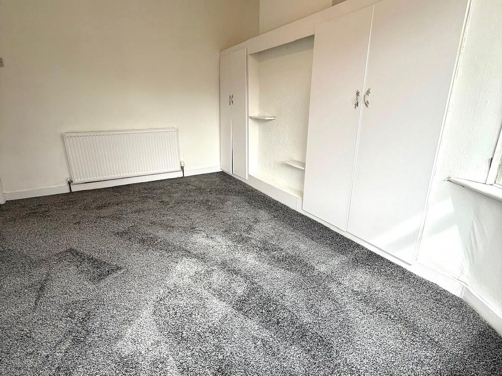 House in Birmingham, West Midlands - More