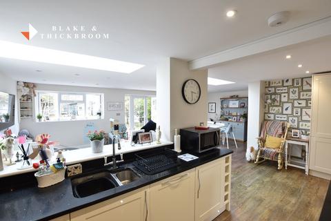 4 bedroom detached house for sale, Preston Road, Holland on Sea CO15 5JT