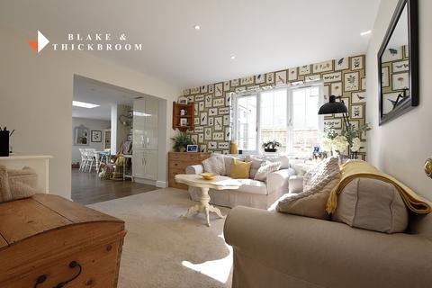 4 bedroom detached house for sale, Preston Road, Holland on Sea CO15 5JT