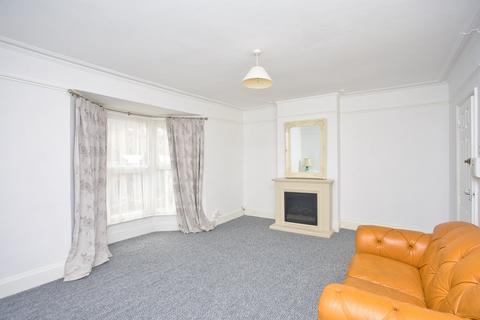 2 bedroom maisonette for sale, Folkestone Road, Dover, Kent, CT17
