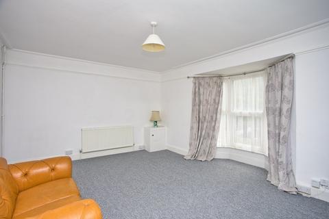 2 bedroom maisonette for sale, Folkestone Road, Dover, Kent, CT17