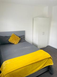 1 bedroom in a house share to rent, Berkeley Waye, Hounslow TW5