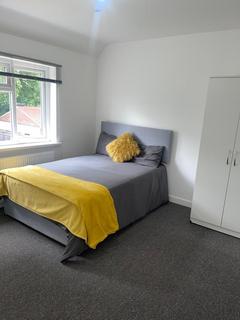 1 bedroom in a house share to rent, Berkeley Waye, Hounslow TW5