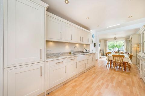 2 bedroom flat for sale, Grove Lane, London SE5