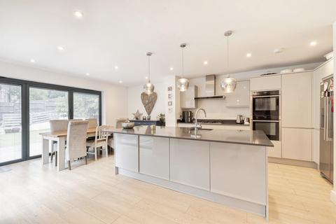 4 bedroom semi-detached house for sale, Valley Walk, Croxley Green, Rickmansworth