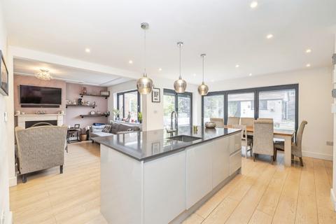 4 bedroom semi-detached house for sale, Valley Walk, Croxley Green, Rickmansworth
