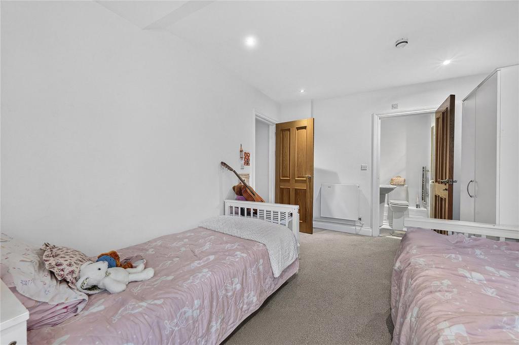 Apartment in London - More