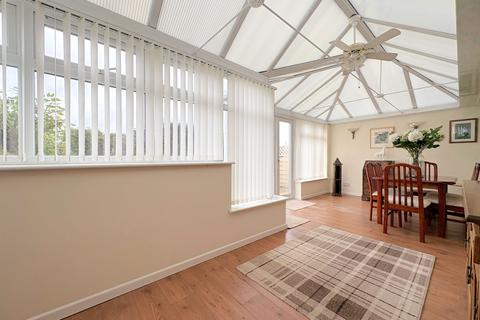 2 bedroom semi-detached bungalow for sale, Oaklands, Bridgnorth, WV15