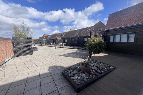 2 bedroom flat to rent, Whitefriars Street, CANTERBURY, CT1