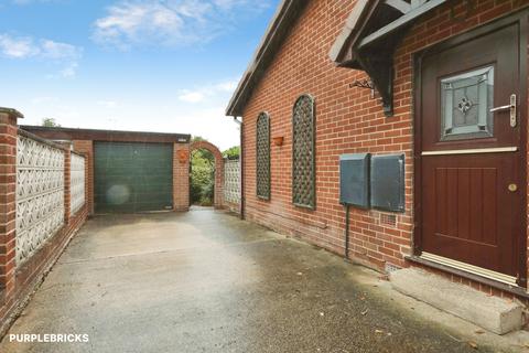 2 bedroom detached bungalow for sale, Common Lane, Tickhill, DN11