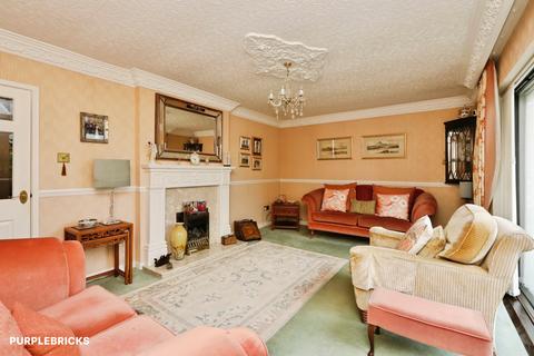 2 bedroom detached bungalow for sale, Common Lane, Tickhill, DN11