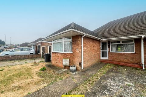 3 bedroom semi-detached bungalow to rent, Fieldgate Road Luton LU4 9TA