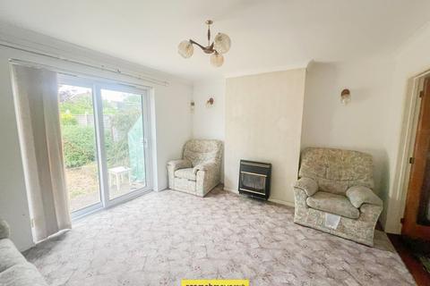 3 bedroom semi-detached bungalow to rent, Fieldgate Road Luton LU4 9TA