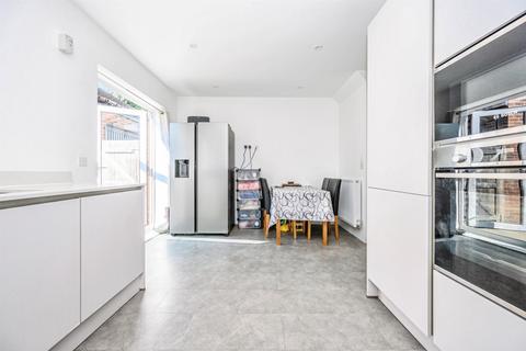 4 bedroom detached house for sale, Fullers Avenue, Watford