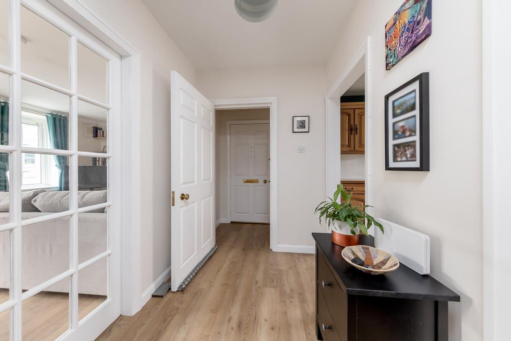 Apartment in Edinburgh - More