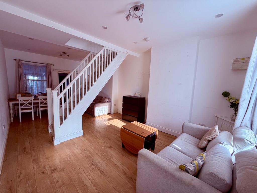 House in Greater London - View 2
