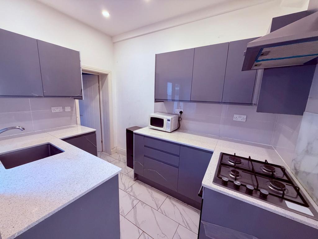 House in Greater London - View 4