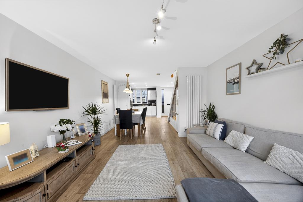 Apartment in Battersea - View 5