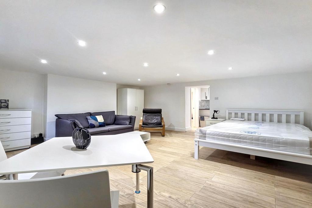 Apartment in London - View 2