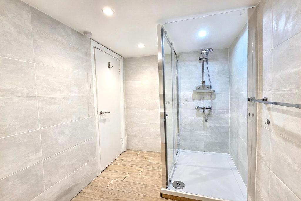 Apartment in London - More