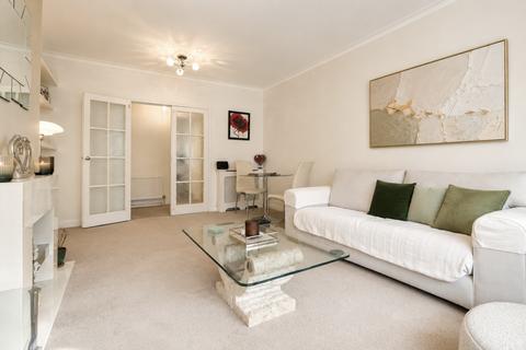 3 bedroom flat for sale, Beaufort Park, London NW11