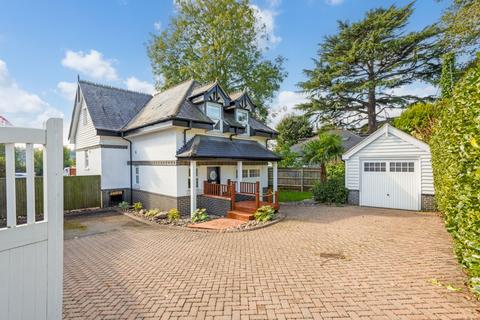 3 bedroom detached house to rent, Wharf Lane Bourne End SL7