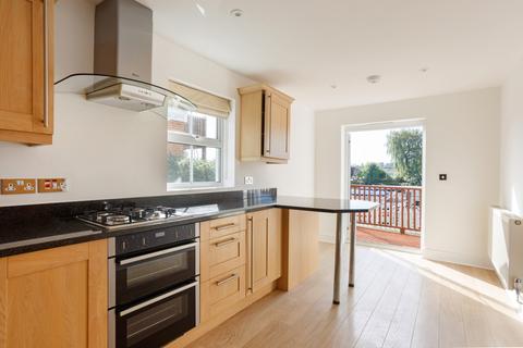 3 bedroom detached house to rent, Wharf Lane Bourne End SL7
