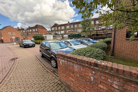 1 bedroom flat for sale, HA6