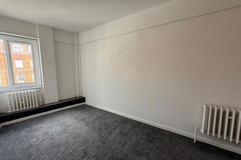 Studio to rent, United Kingdom N14