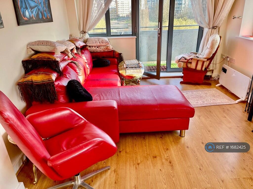 Apartment in NW10 - View 2